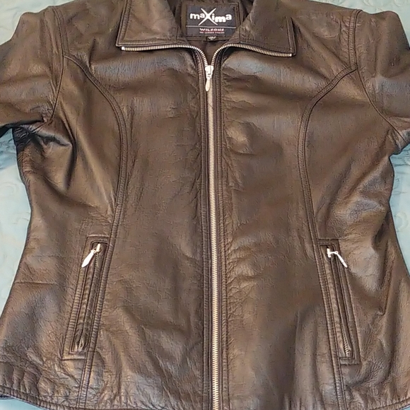 Black Leather Fitted Jacket - Picture 7 of 7